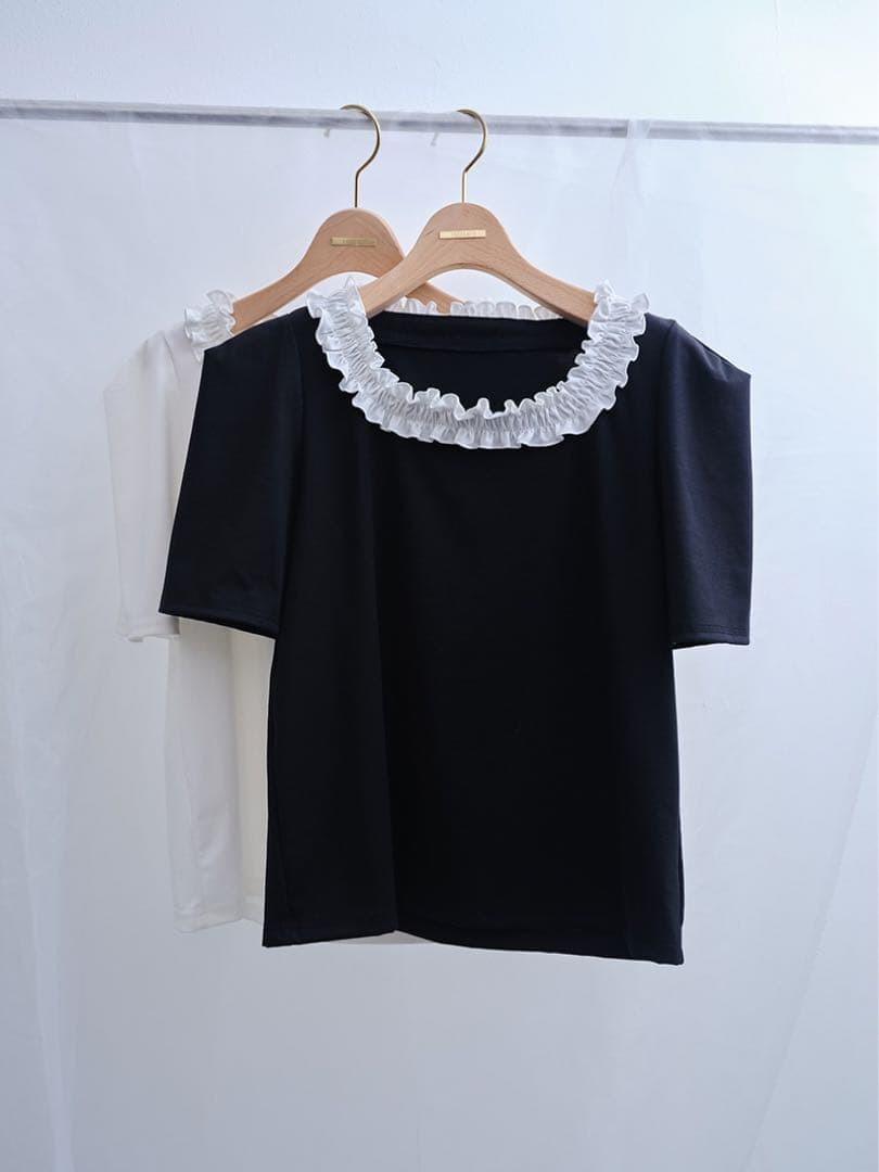 トレフルプラスワン　フリルスクエアトップス