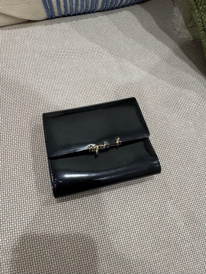 アニエスベー　黒のレザー三つ折り財布