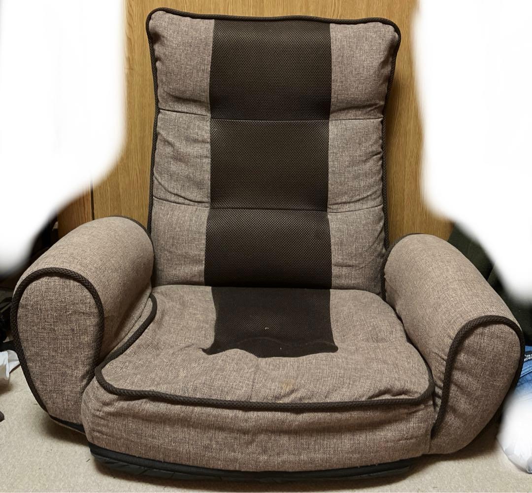 細かくリクライニングできる！座椅子