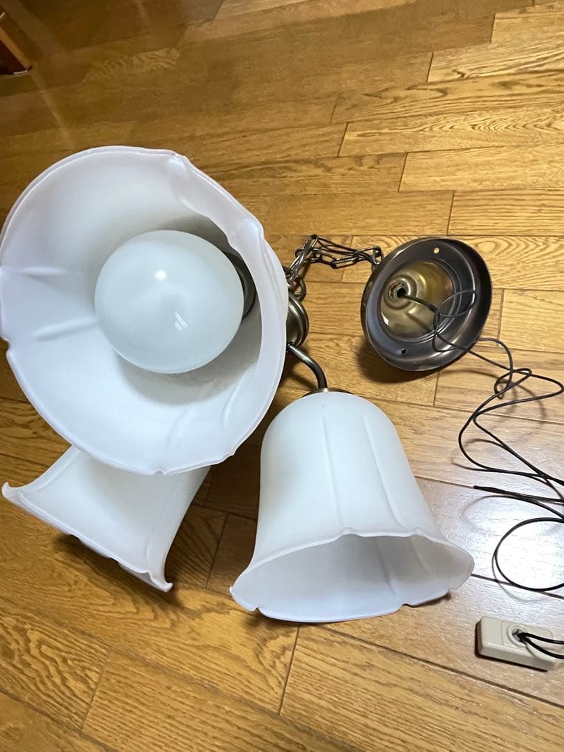 シャンデリア 3灯 ガラスシェード 15W
