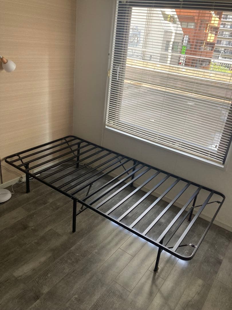 シングルベッドフレーム｜スチール製 折りたたみ式 ブラック 傷あり