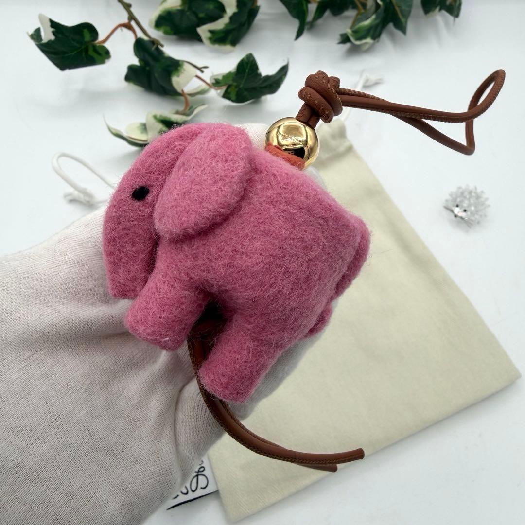 ロエベ　アナグラム　アニマルチャーム　エレファント　ピンク