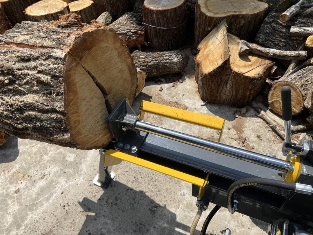 Exect Familiar　完成機体　送料無料　薪割り機19ｔ　６，５馬力