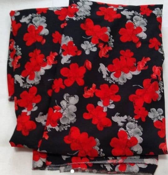 ベトナム製　大きな布地　生地154cm×685cmベッドカバー、テーブルクロスに