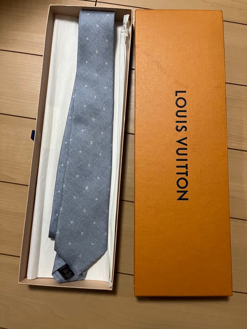 LOUIS VUITTON グレー ネクタイ