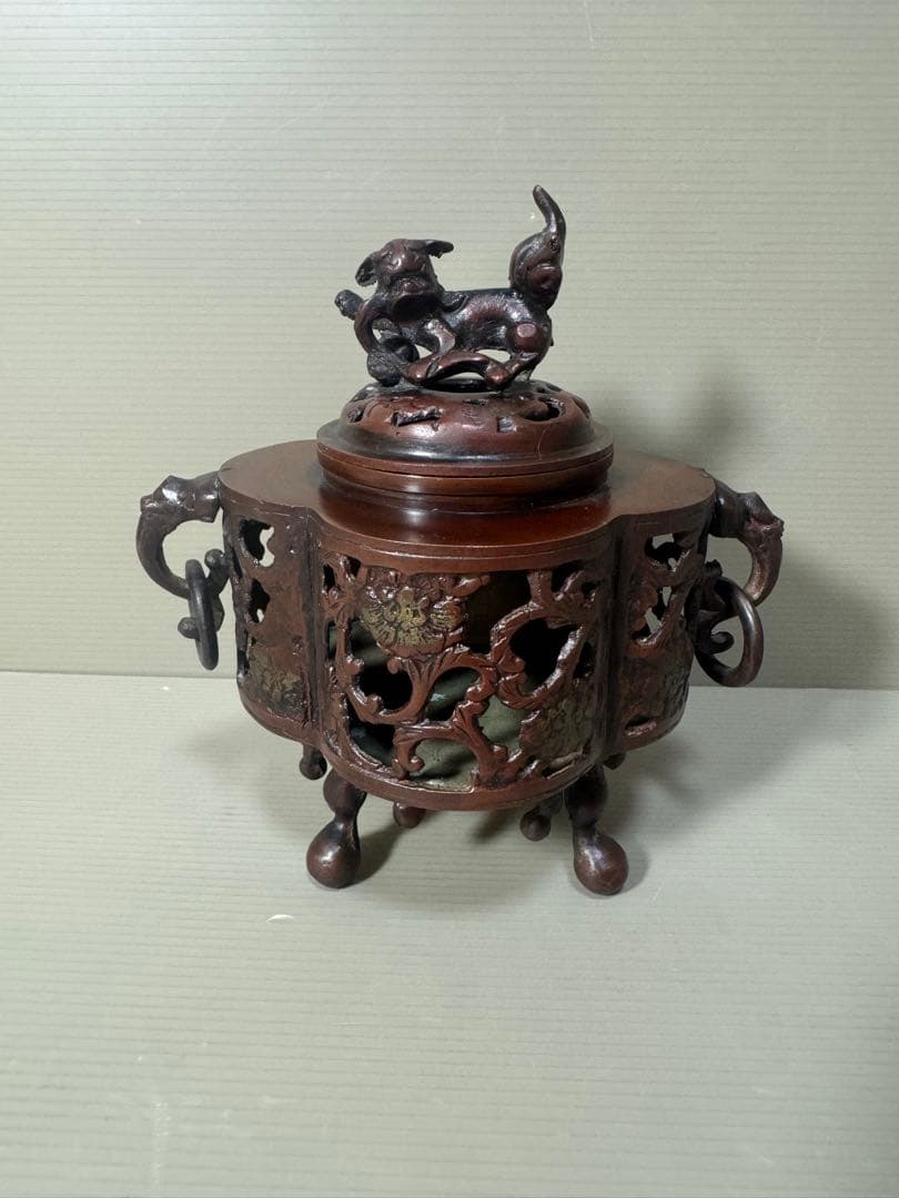 2212 骨董　大明宣徳年製銘　木瓜型　透かし文獅子摘み　香炉　時代物