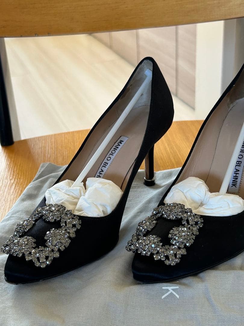 MANOLO BLAHNIK ハンギシ　ブラック ハイヒール