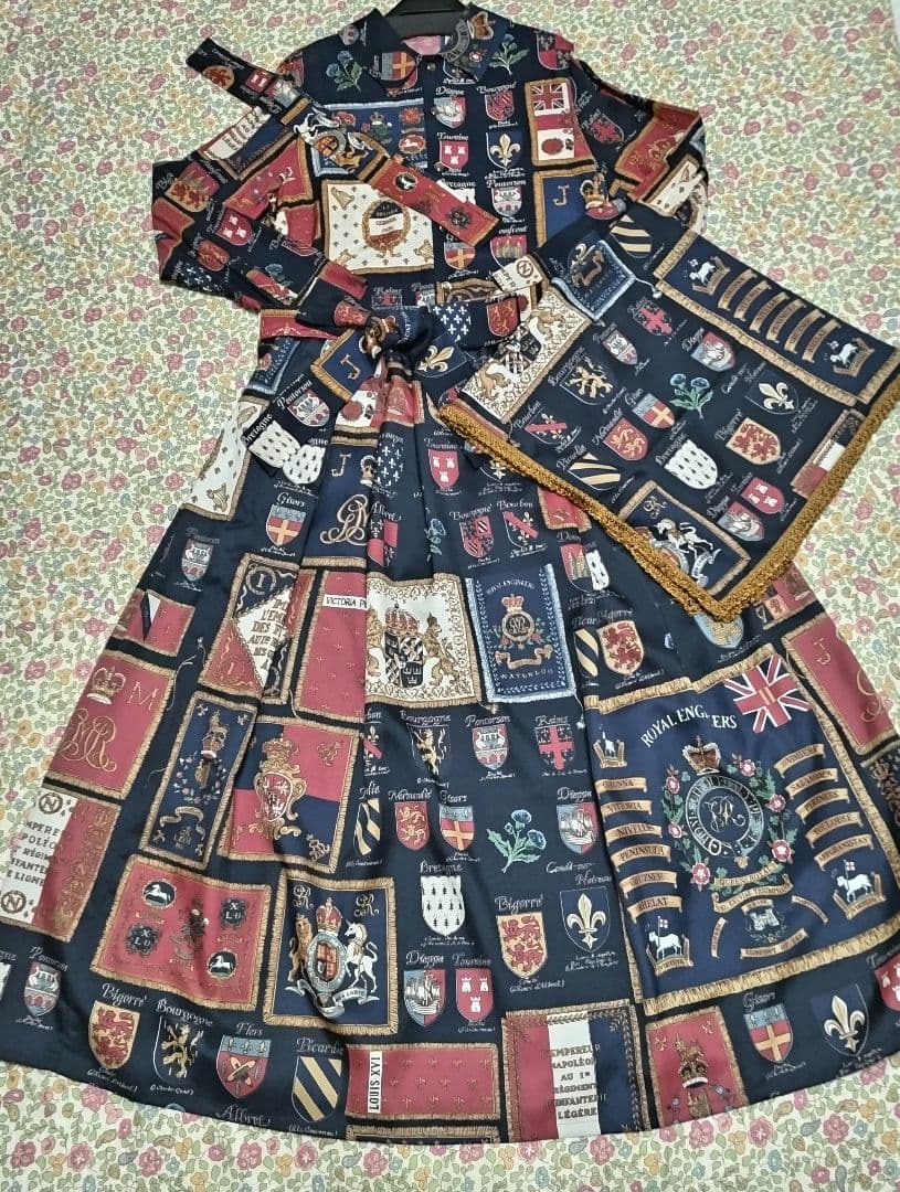 い*く様 ジェーンマープル　Our courage ブラウス、ロングスカート、ス