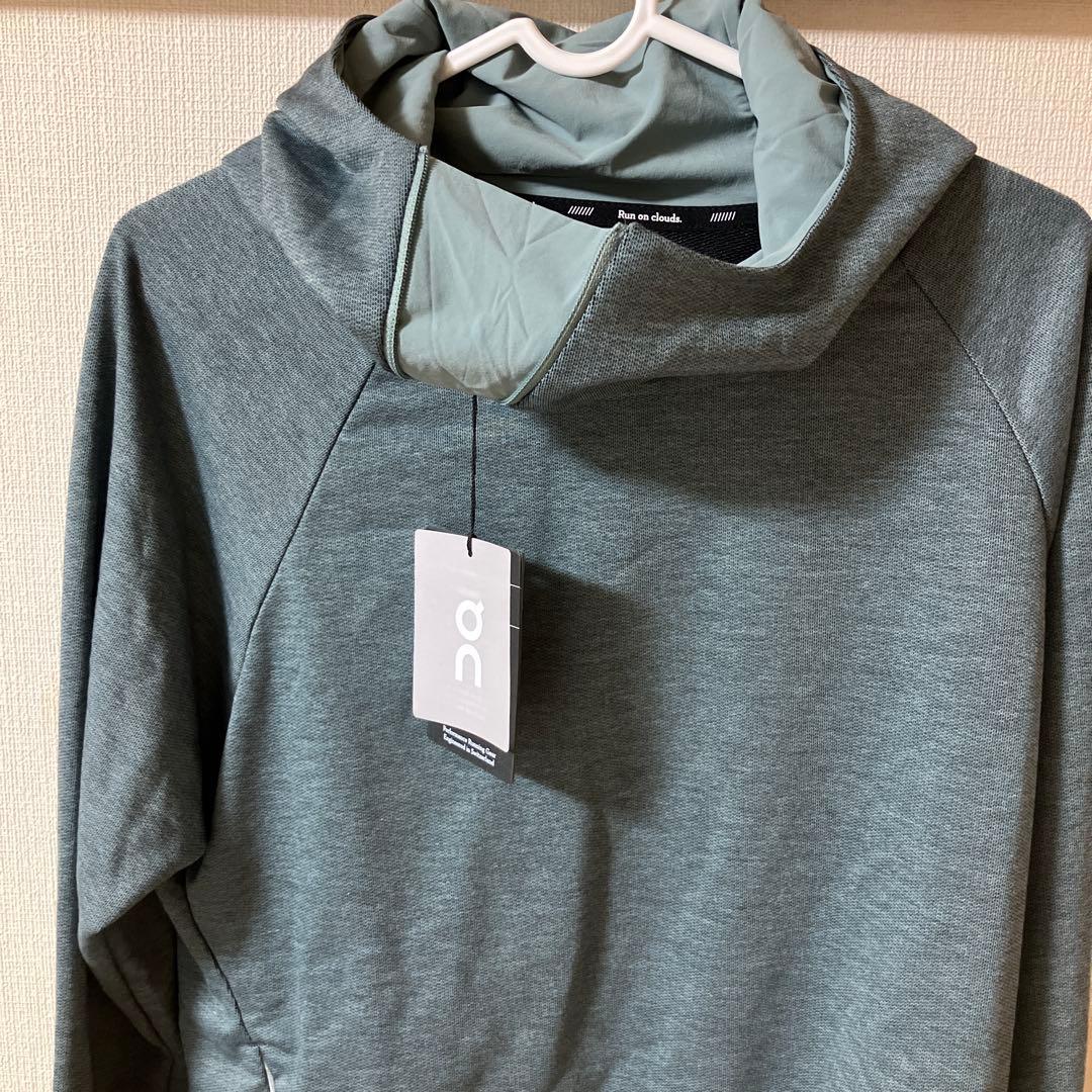 新品未使用　ON レディスパーカーXSサイズ