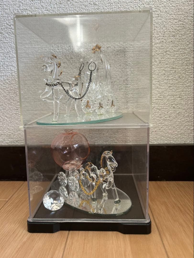 クリスタルケース付き