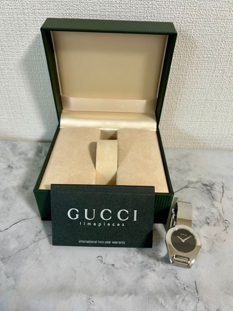 GUCCI バングル腕時計