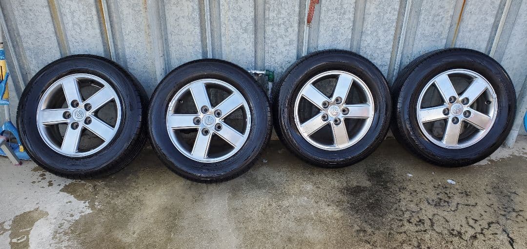 ヴォクシー70系ノーマルホイール、タイヤセット　引き取り限定