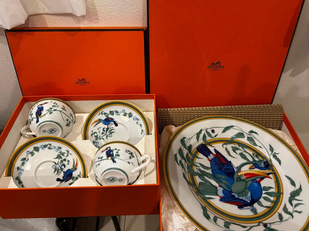 未使用品　HERMES トュカンディナープレート　ティーカップ&ソーサー2客